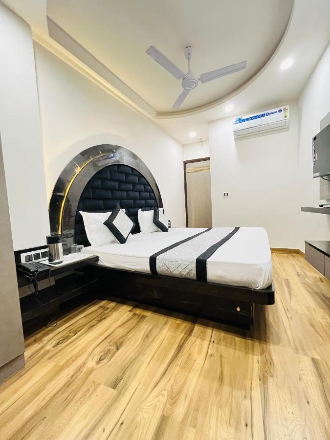 Hotel Red Stone Inn - Near New Delhi Railway Station - Paharganj Exterior foto