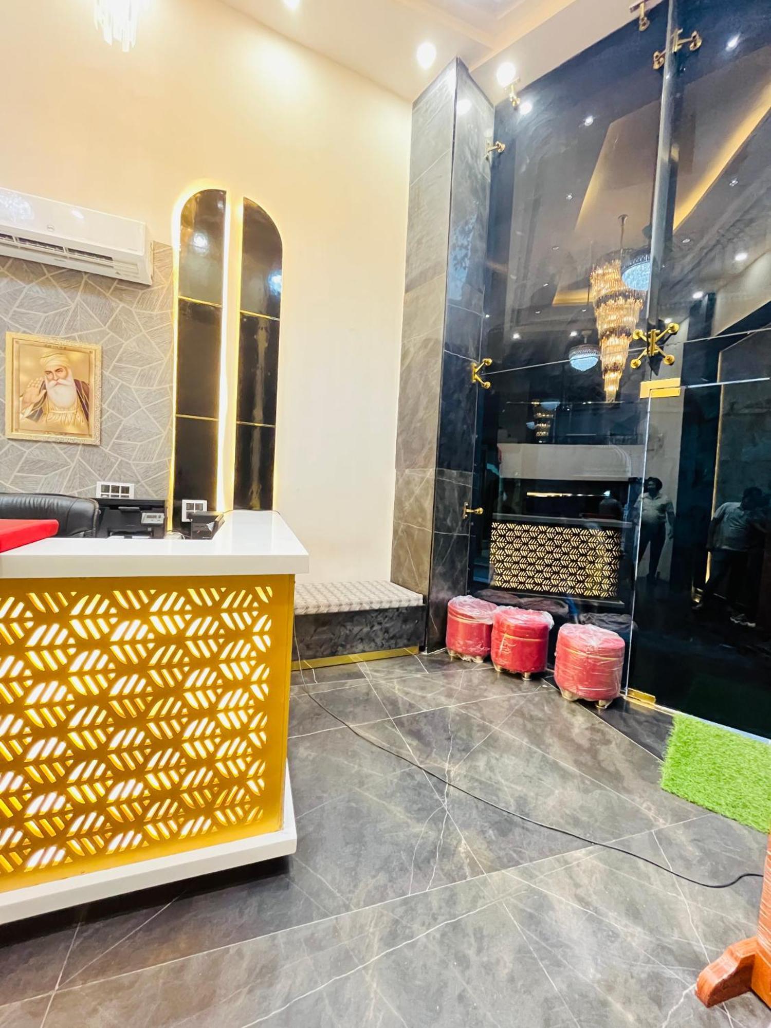 Hotel Red Stone Inn - Near New Delhi Railway Station - Paharganj Exterior foto