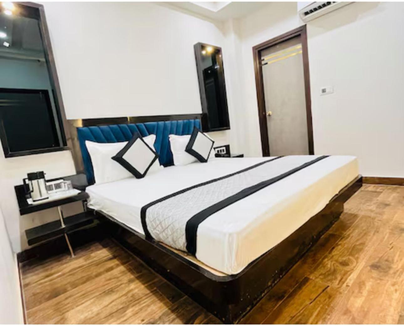 Hotel Red Stone Inn - Near New Delhi Railway Station - Paharganj Exterior foto