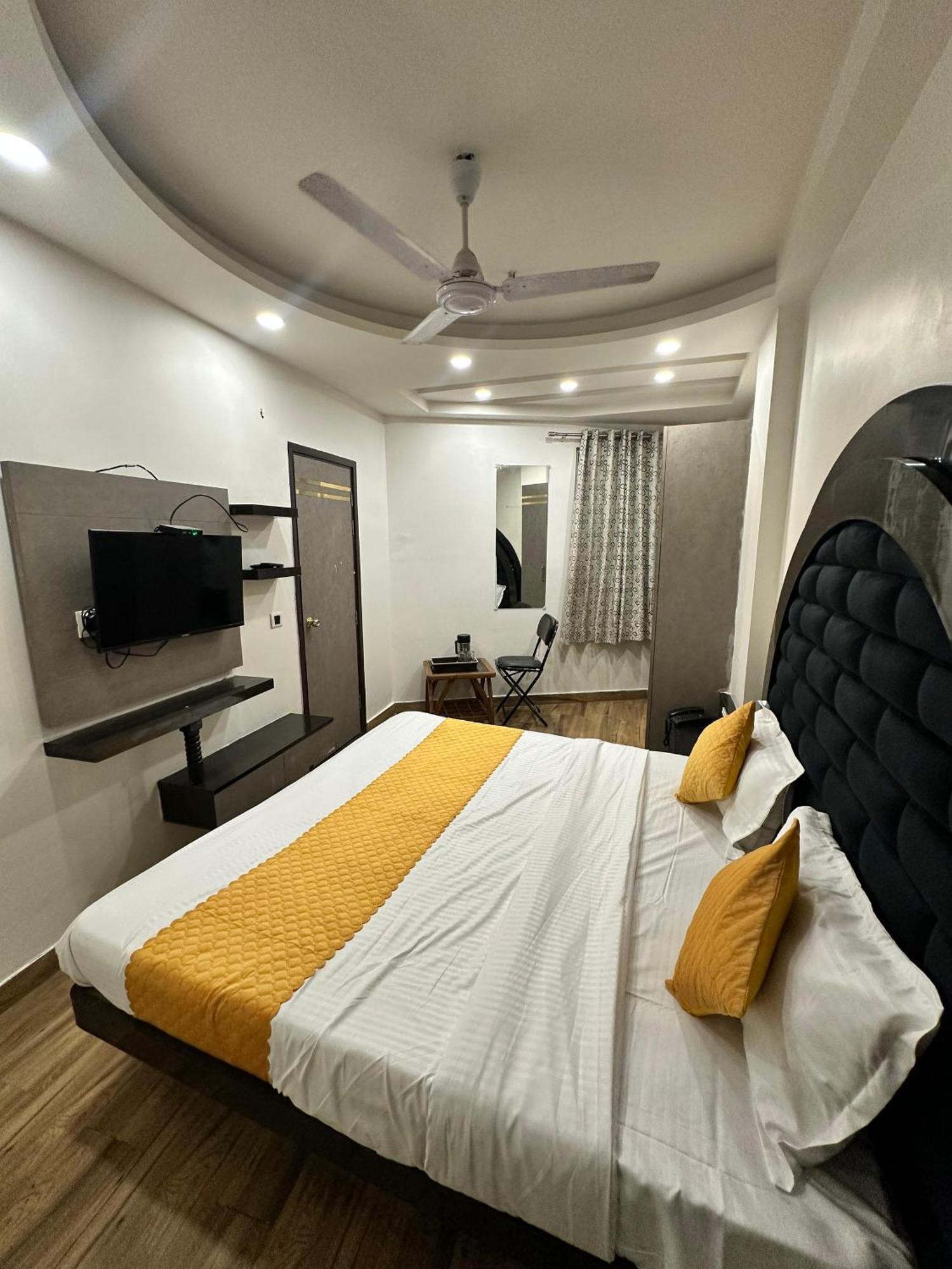 Hotel Red Stone Inn - Near New Delhi Railway Station - Paharganj Exterior foto