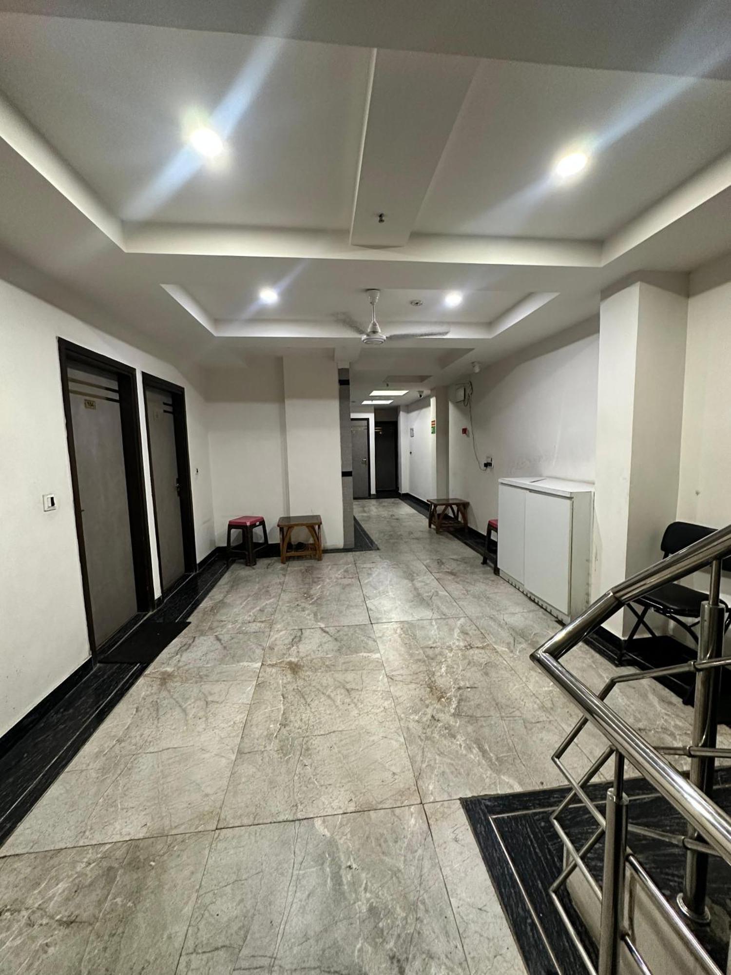 Hotel Red Stone Inn - Near New Delhi Railway Station - Paharganj Exterior foto