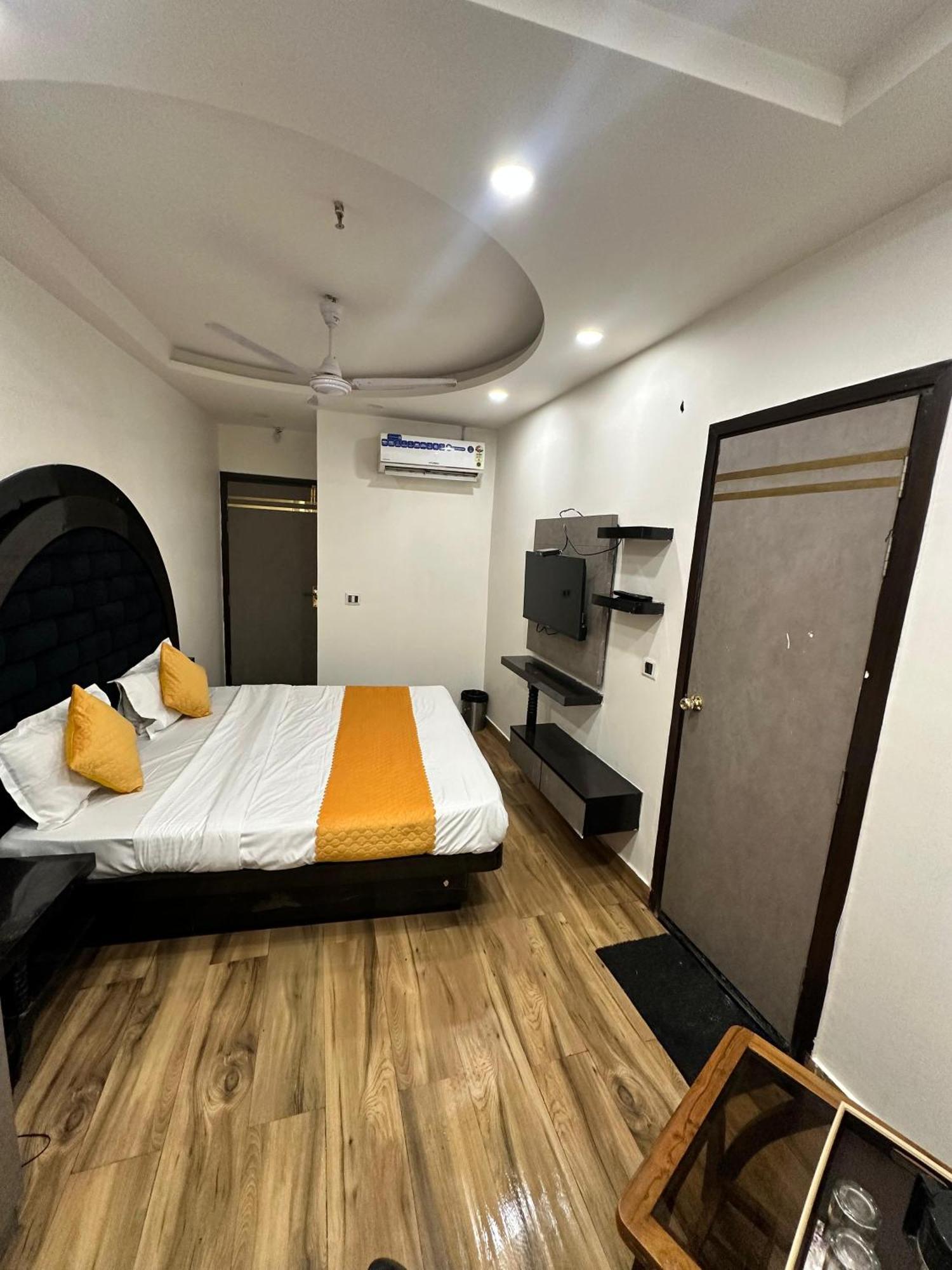 Hotel Red Stone Inn - Near New Delhi Railway Station - Paharganj Exterior foto